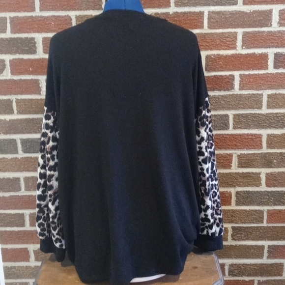 Lilypad super soft cardigan cheetah print large - Picture 6 of 12